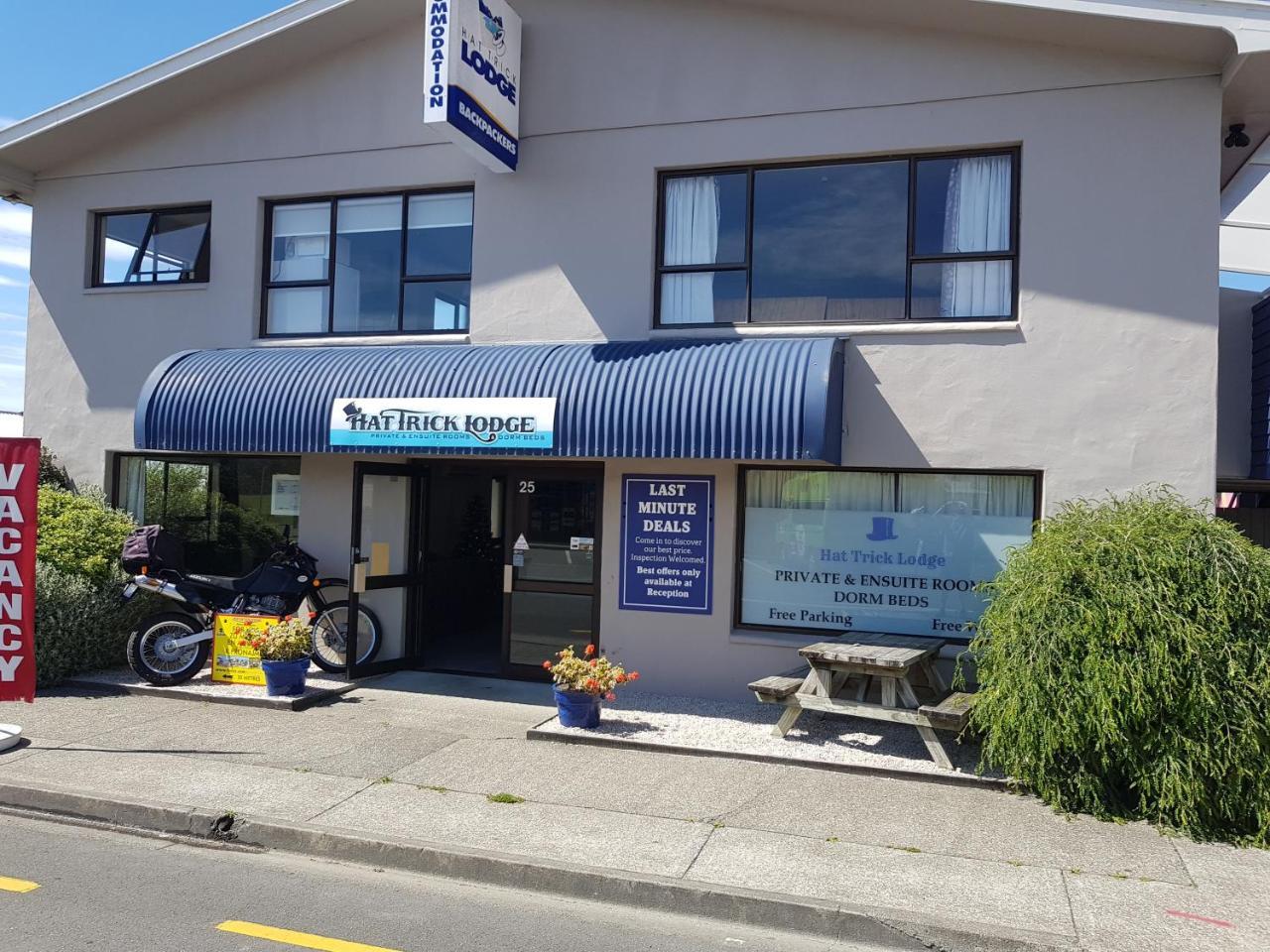 Hat Trick Lodge Motueka Exterior photo
